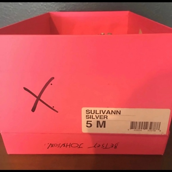 NWT Authentic Betsy Johnson silver & bling sandals - Picture 6 of 6